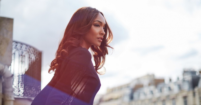 Британская модель Джордан Данн стала лицом Alien Mugler